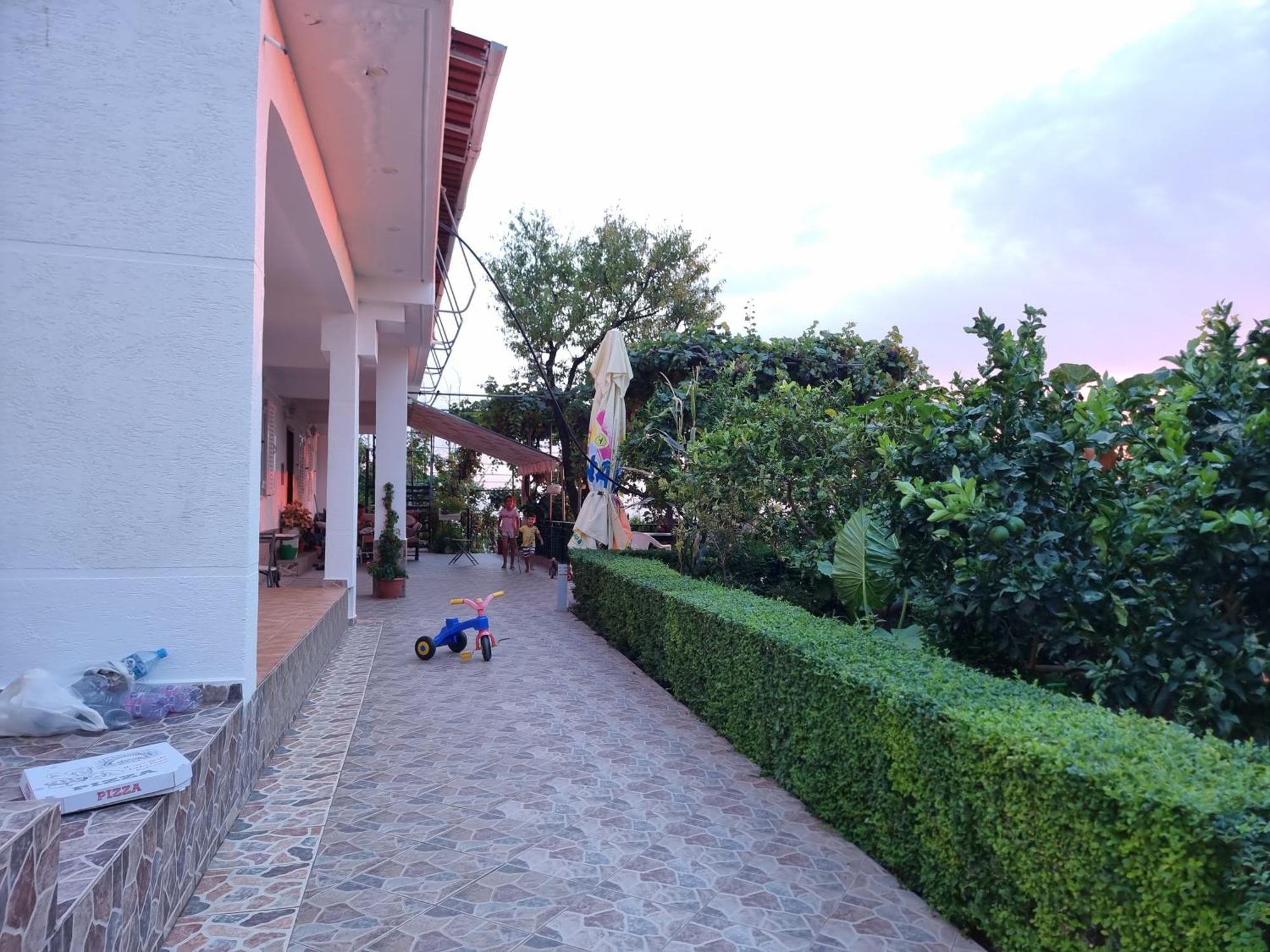 Lida'S House Hotel Lukove Exterior photo